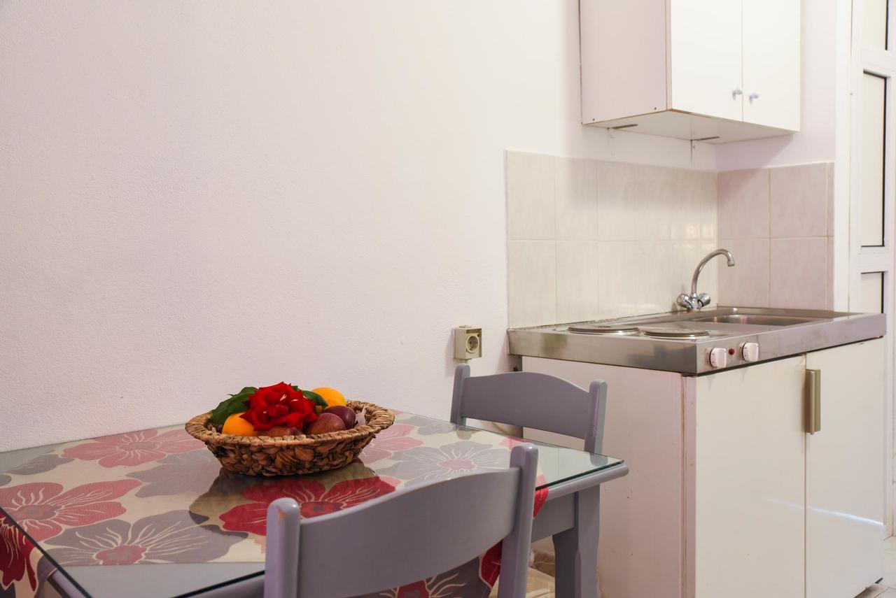 Lagonas Beach Hotel Apartments Faliraki Bagian luar foto