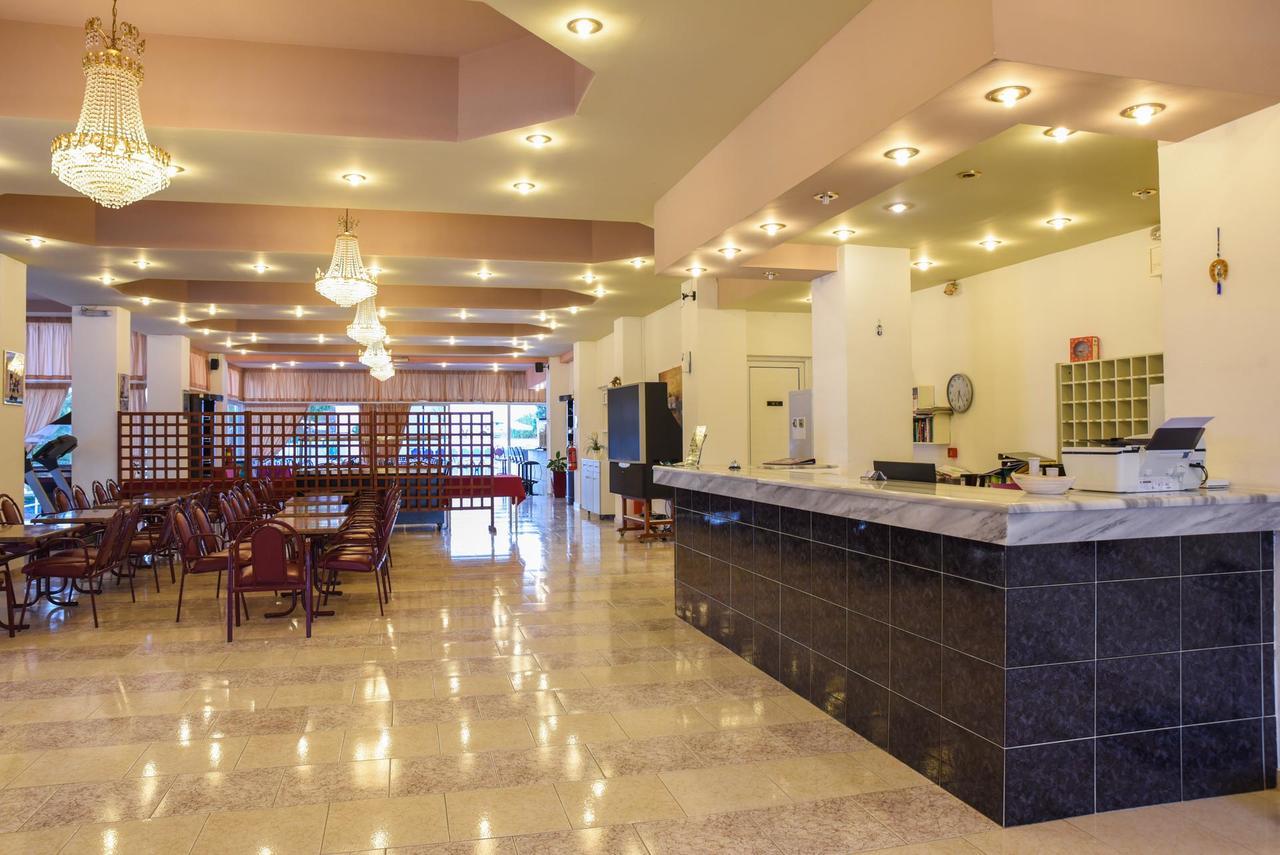 Lagonas Beach Hotel Apartments Faliraki Bagian luar foto